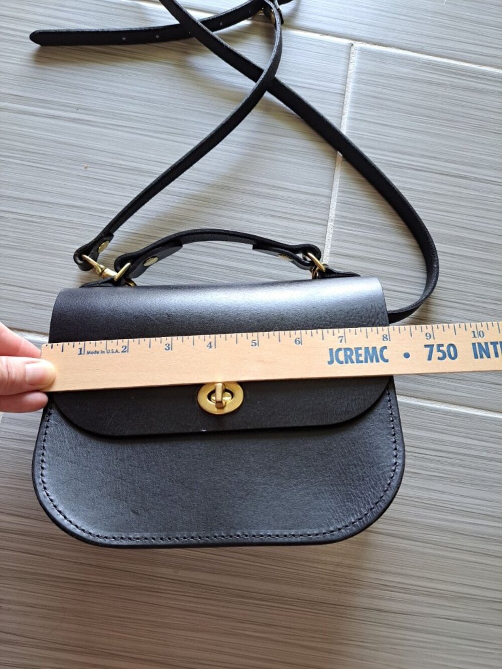 Howl + Hide Alice Crossbody Bag 2-In-1 Full Grain Leather Brass Black 8"x6"x3" - Picture 15 of 16